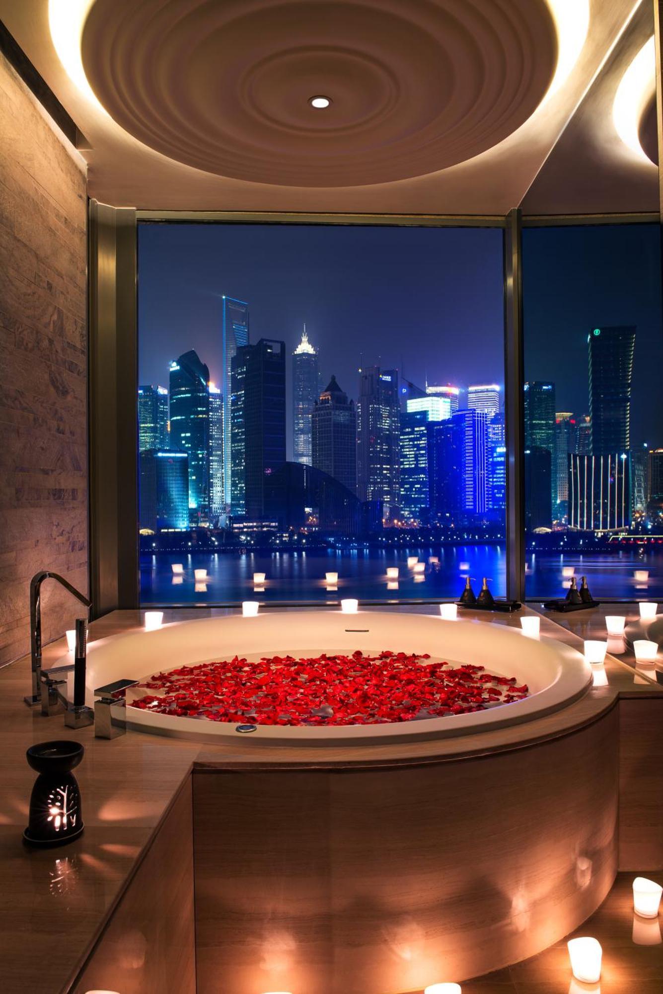 Premier Bund View King Oriental Pearl Tower View