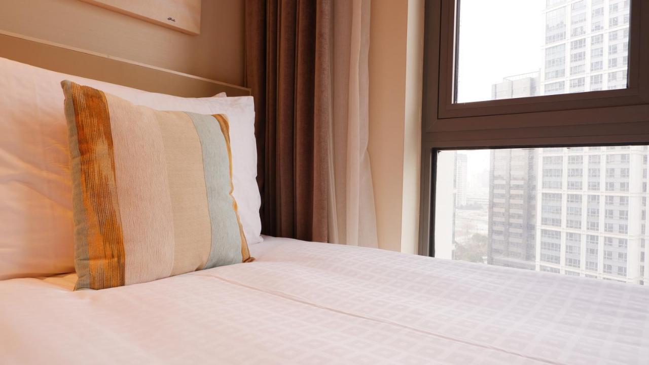Deluxe One-Bedroom Twin Beds Apartment