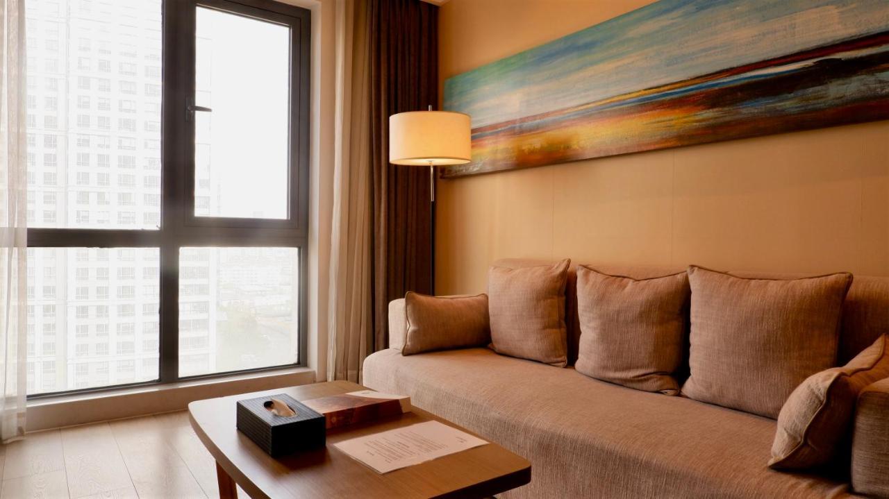 Deluxe One-Bedroom King Bed Apartment