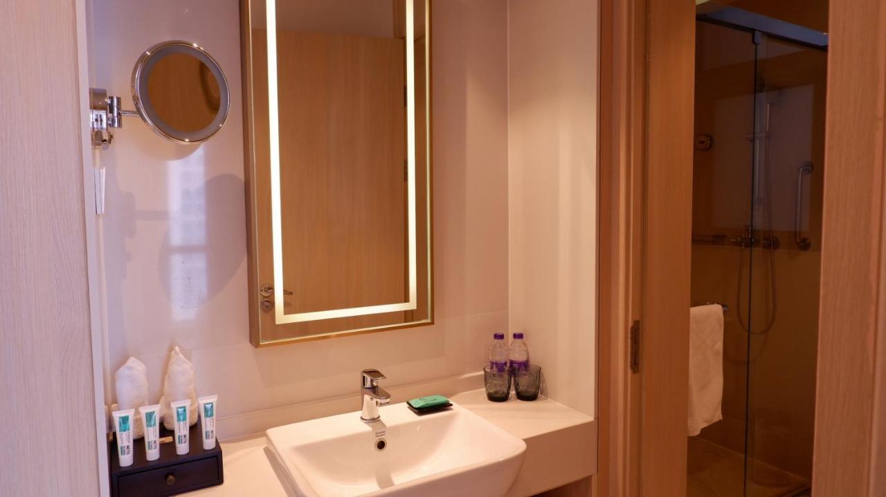 Deluxe One-Bedroom Twin Beds Apartment