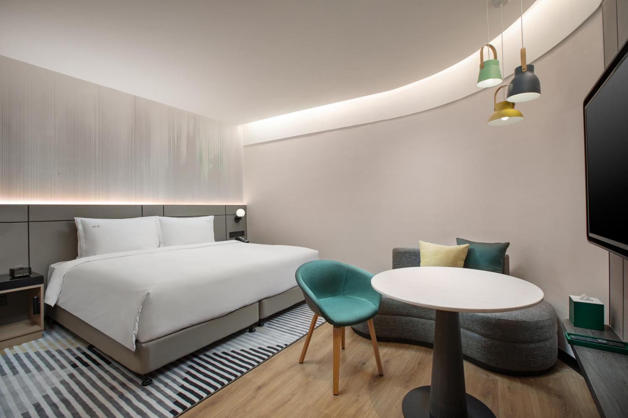 Standard King Room
