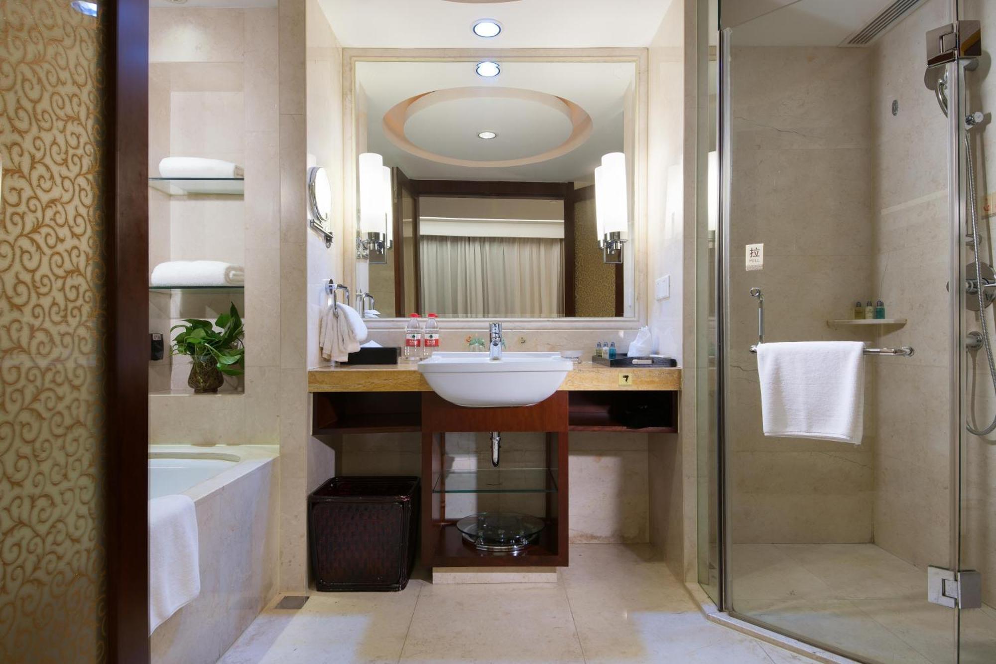 Superior King Suite