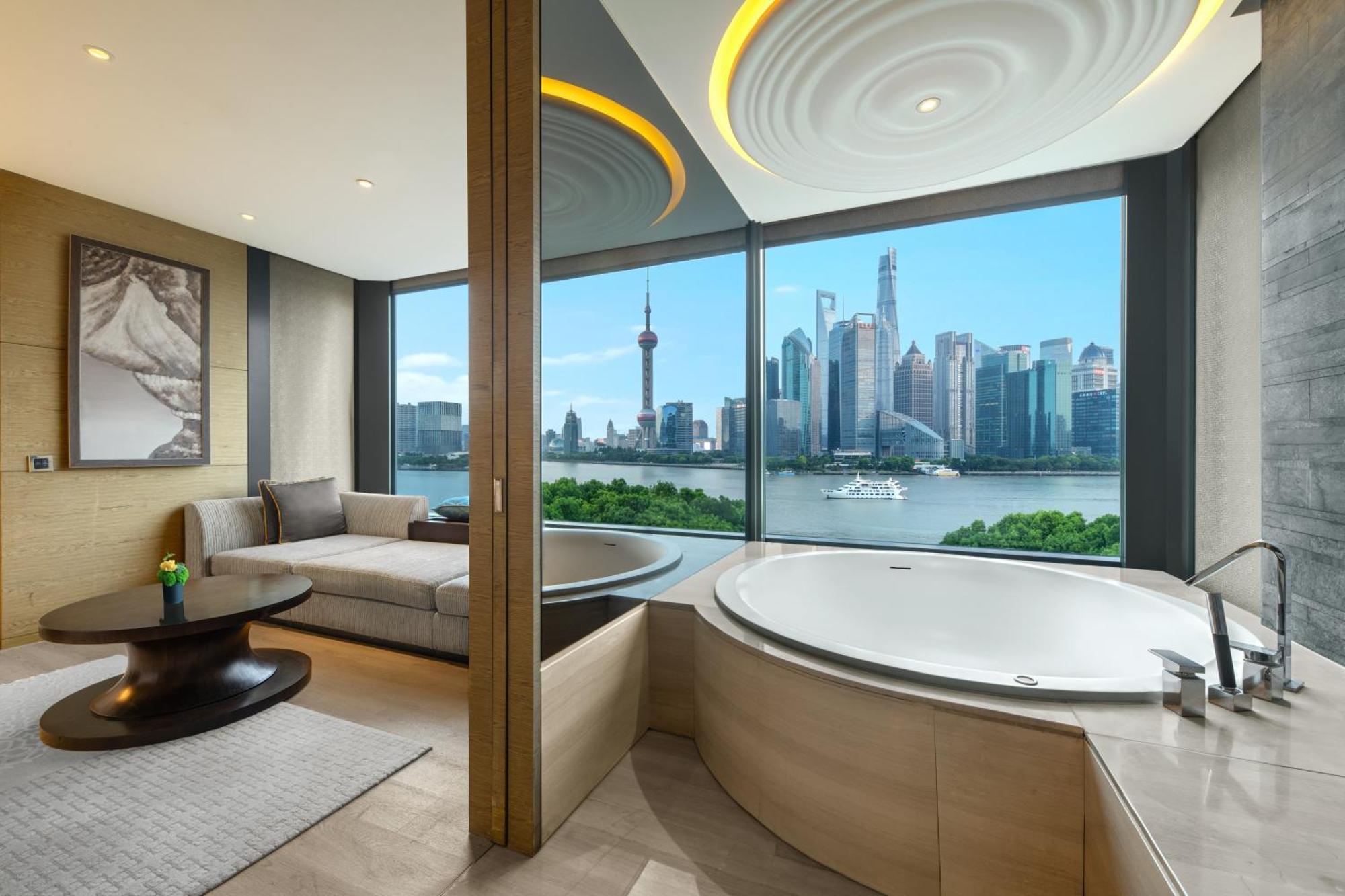 Premier Bund View King Oriental Pearl Tower View