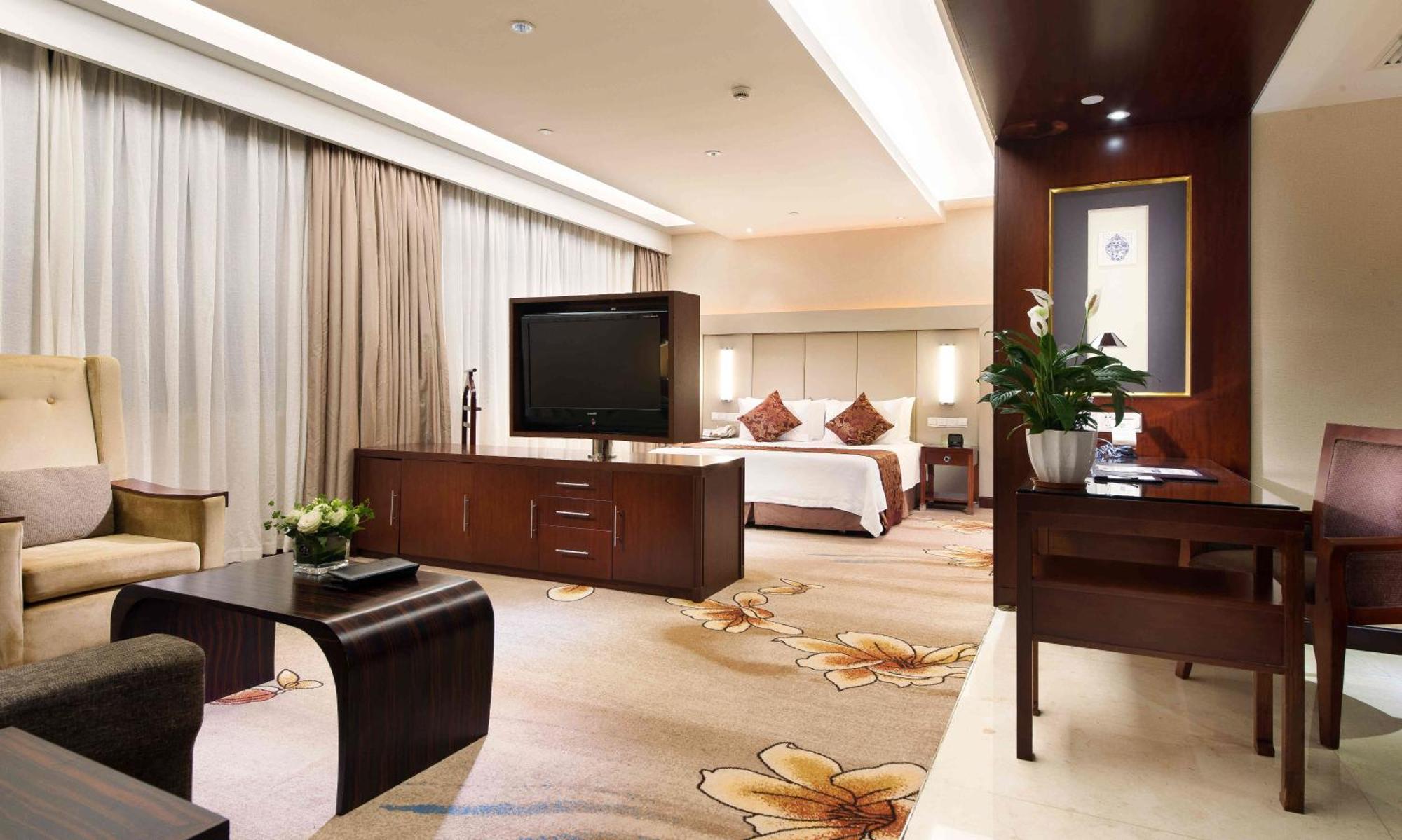 Superior King Suite