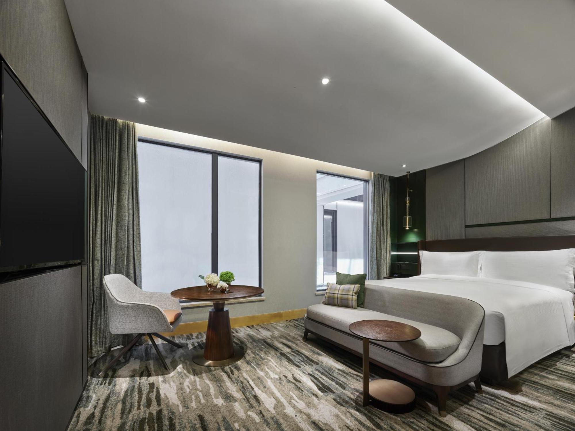 Tranquil Deluxe King Room