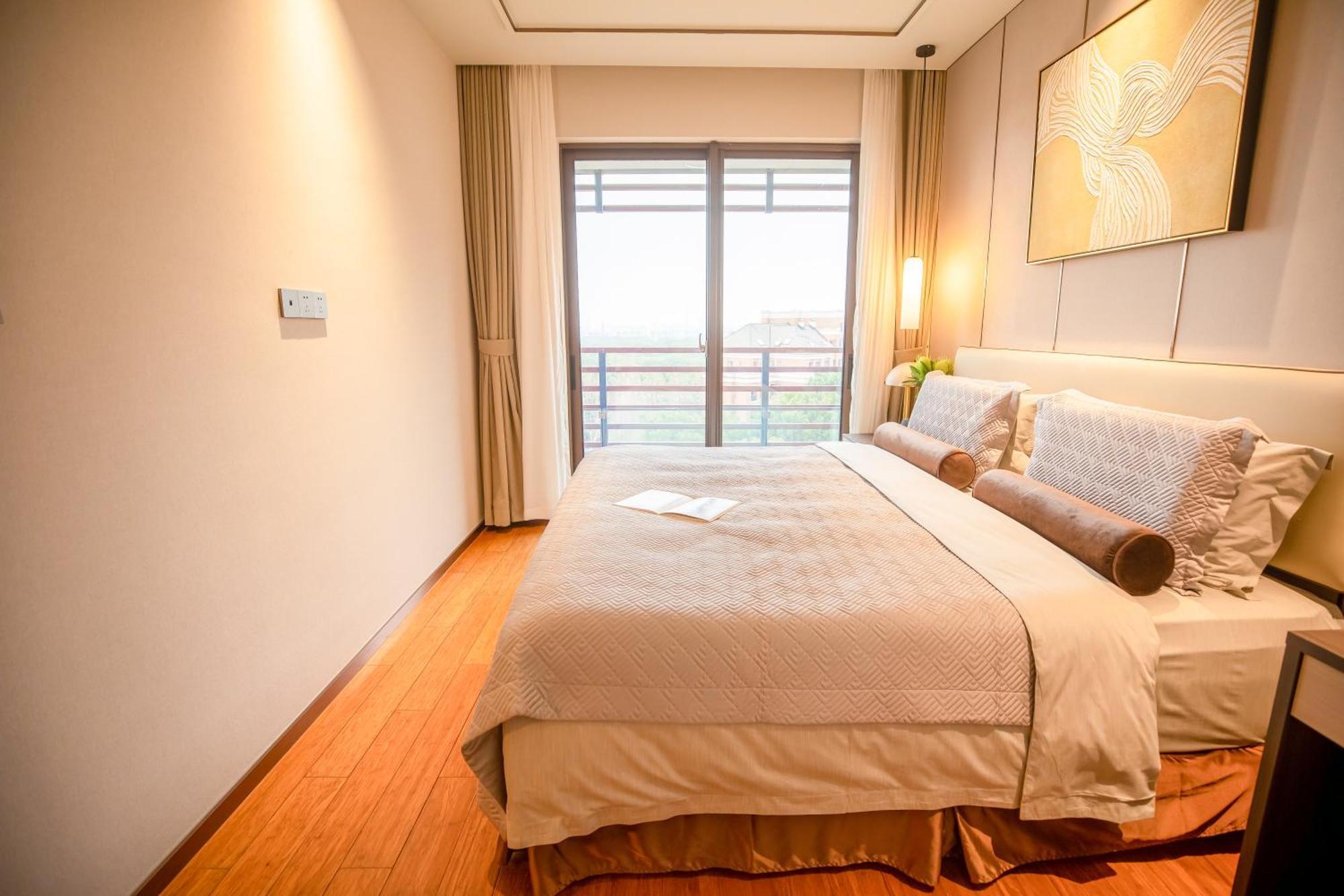 One Bedroom Premier Suite