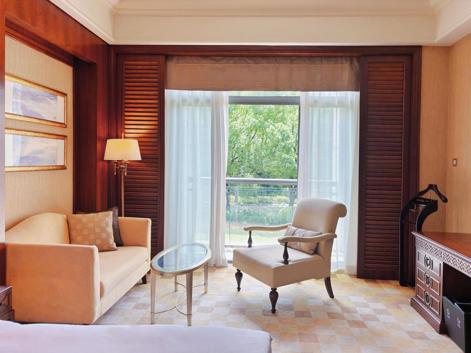 King Room Garden View-East