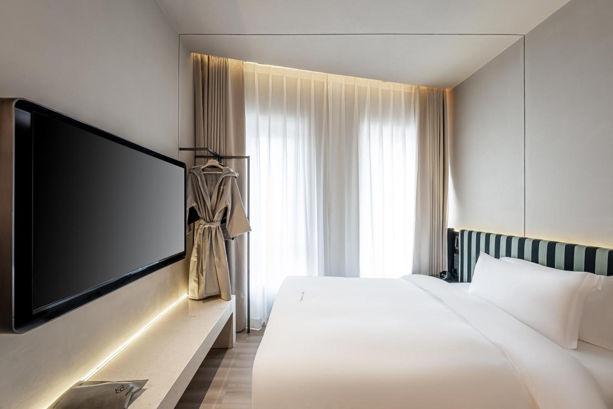 Single Room Private Bathroom