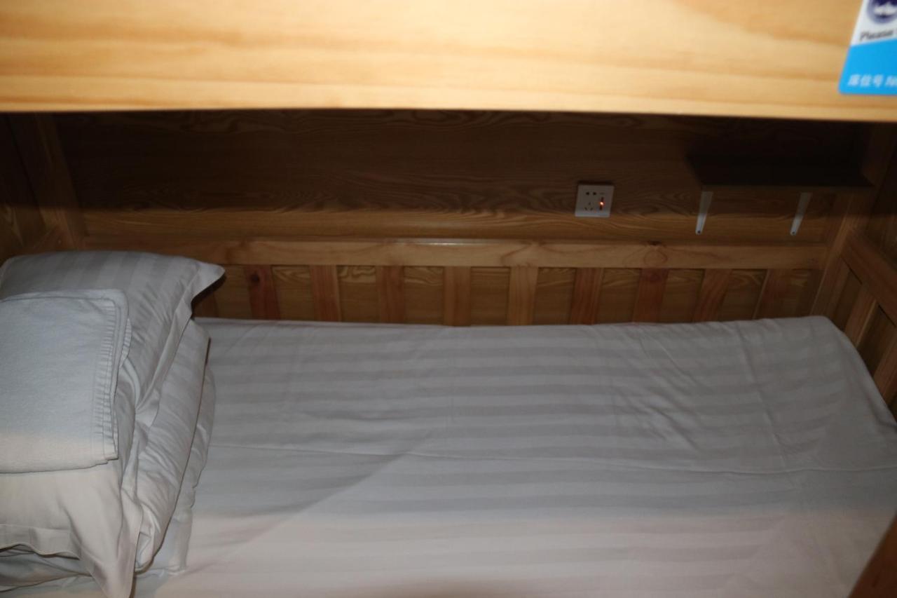 Bed Male Dormitory Room