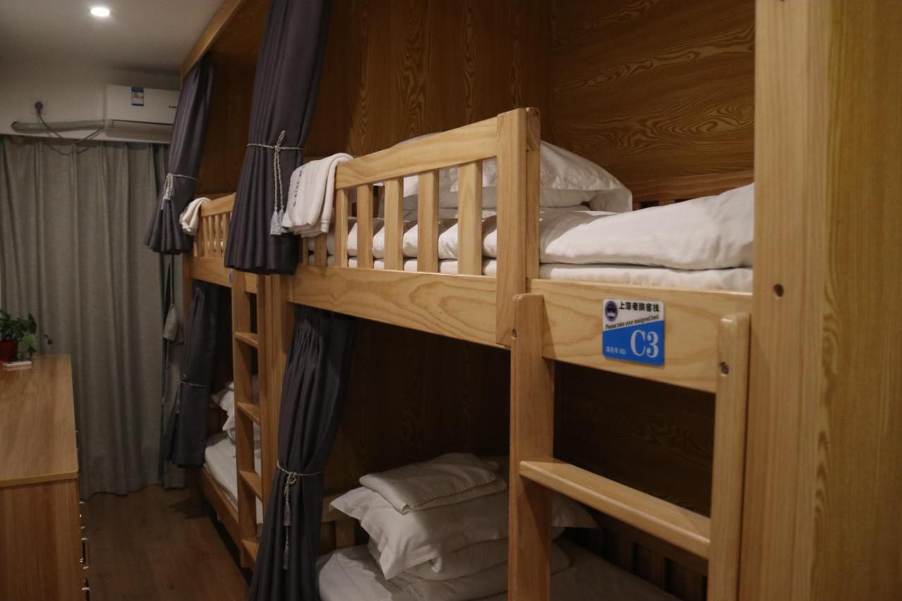 Bed Male Dormitory Room