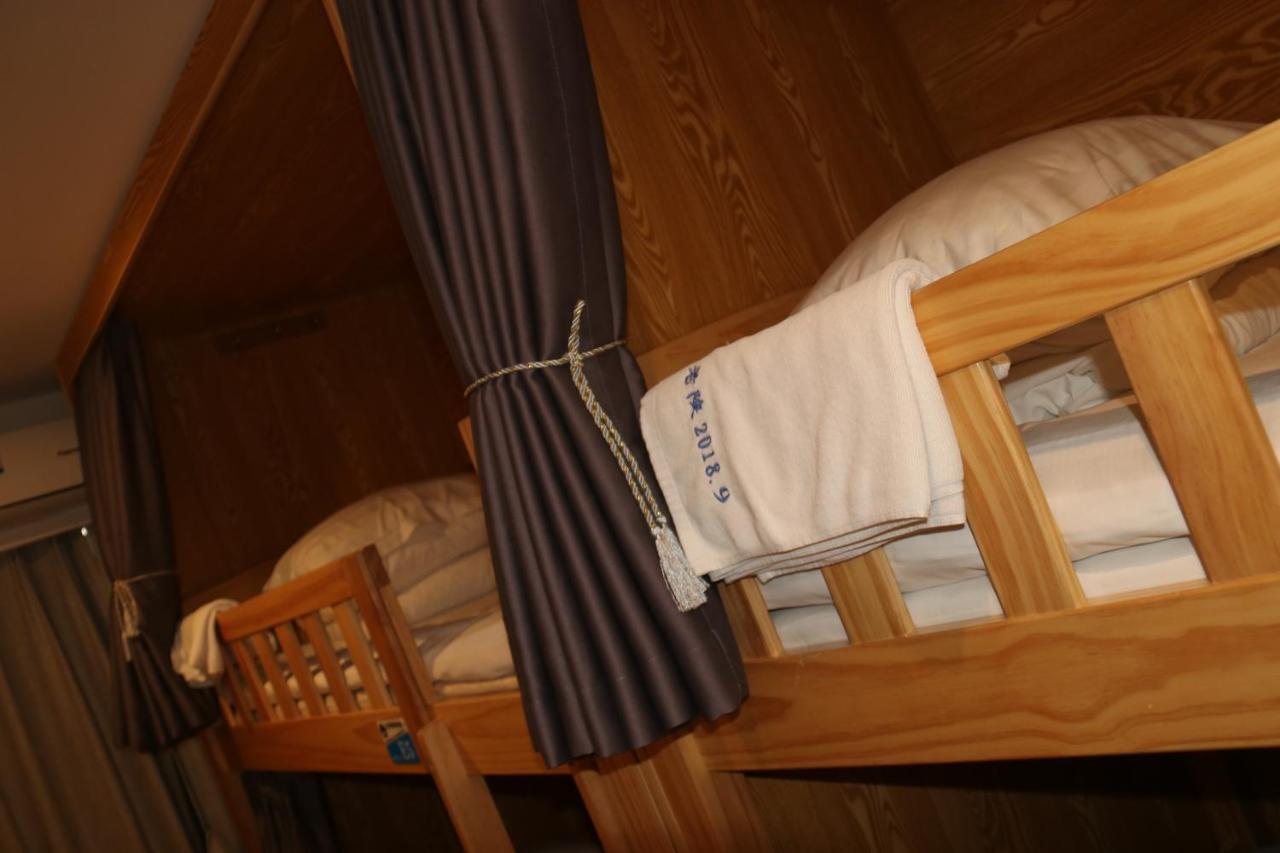 Bed Male Dormitory Room