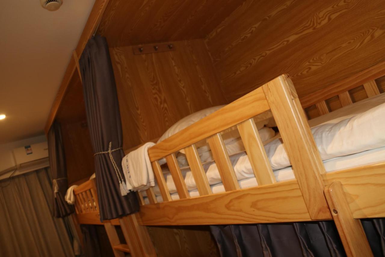 Bed Male Dormitory Room