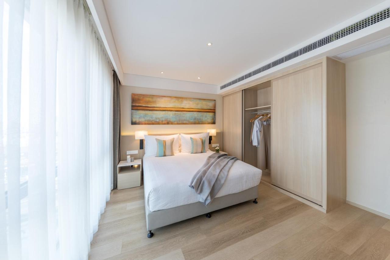 Deluxe One-Bedroom King Bed Apartment