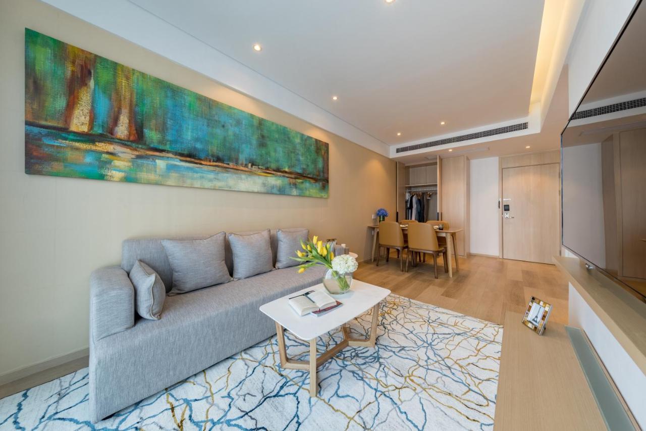 Deluxe One-Bedroom King Bed Apartment