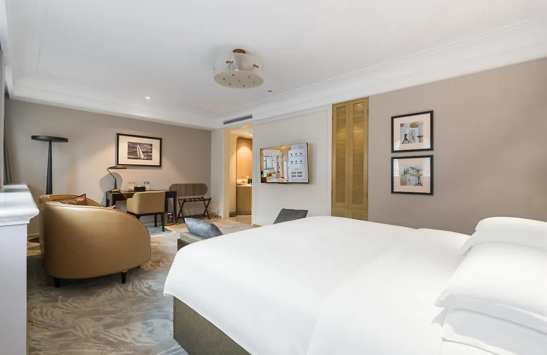 Jinjiang Metropolo Hotel Classic Nanjing Road-1