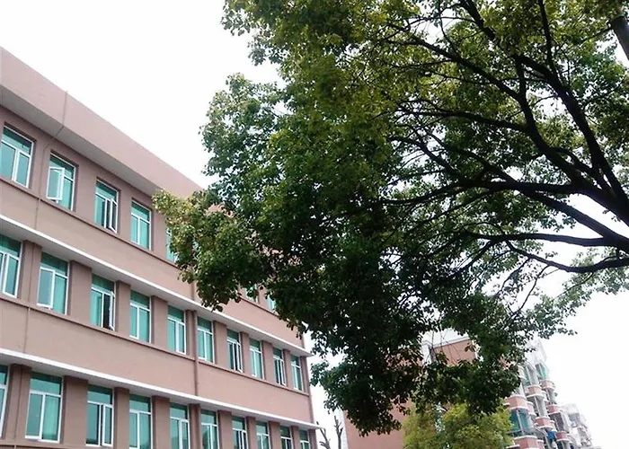 Greentree Inn Shanghai Pudong Airport Chuansha Express Hotel